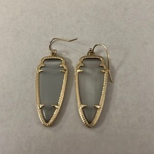Kendra Scott Arrow earrings